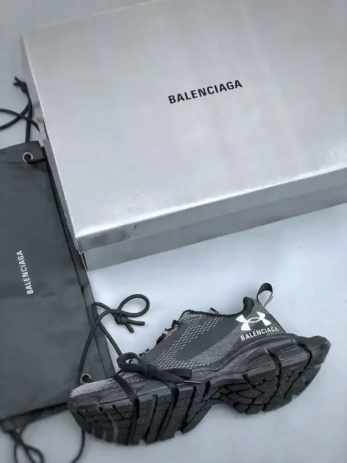 Balenciaga 3XL Sneakers - 3+ Series Low-Top Retro Chunky Sneakers 814419 W3XL5 0125