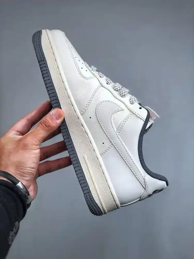 NK Air Force 1 '07 Low x Stussy Collaboration - Light Grey Double Swoosh XZ6188-012