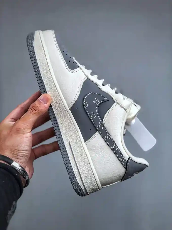 NIKE Air Force 1 '07 Low x North Face Bear Collaboration KK1988-011