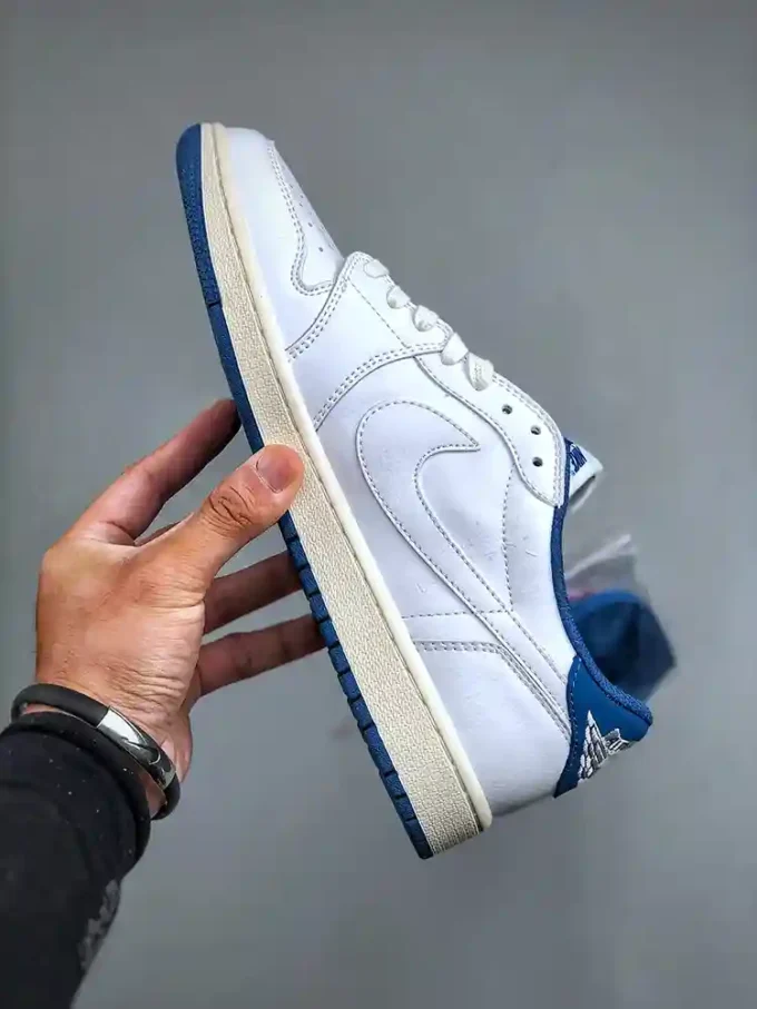 Travis Scott x Fragment x Air Jordan 1 Low DM7866-104