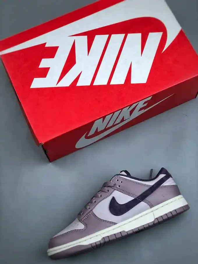 Nike SB Dunk Low “Lavender” HQ3642-202