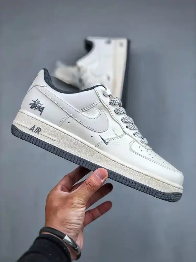 NK Air Force 1 '07 Low x Stussy Collaboration - Light Grey Double Swoosh XZ6188-012