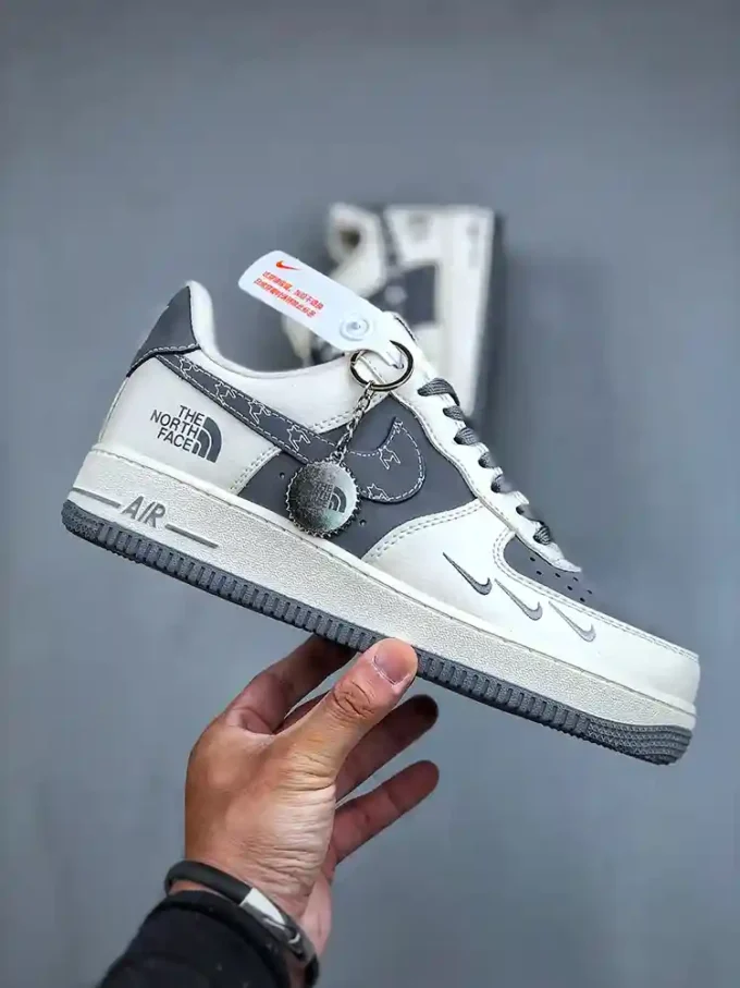 NIKE Air Force 1 '07 Low x North Face Bear Collaboration KK1988-011