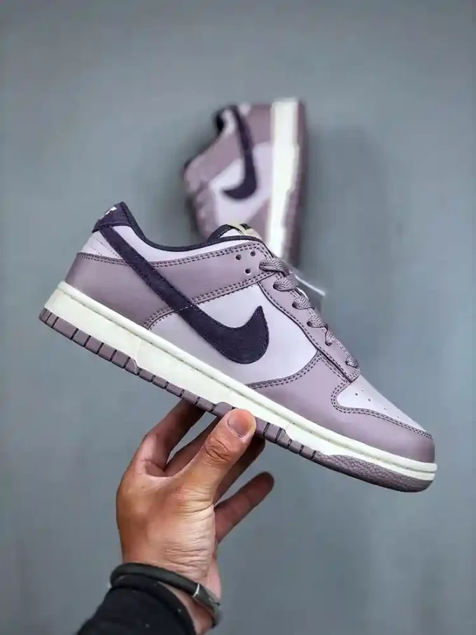 Nike SB Dunk Low “Lavender” HQ3642-202