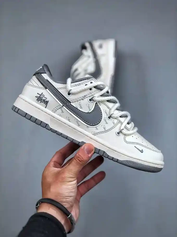 Nike SB Dunk Low x Stussy "White/Grey Swoosh" SJ2068-310