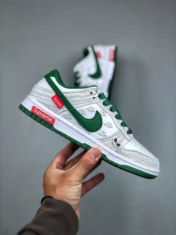 Supreme x Nike SB Dunk Low "Green Ghost Face" XD6188-033