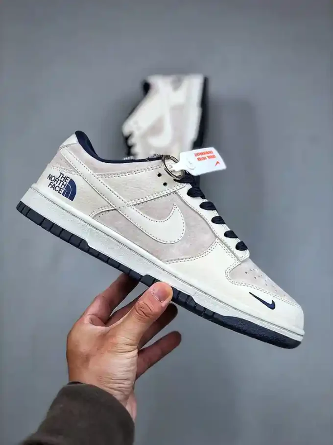 Nike SB Dunk Low x The North Face "Grey Pigskin with White Swoosh"KK1333-006