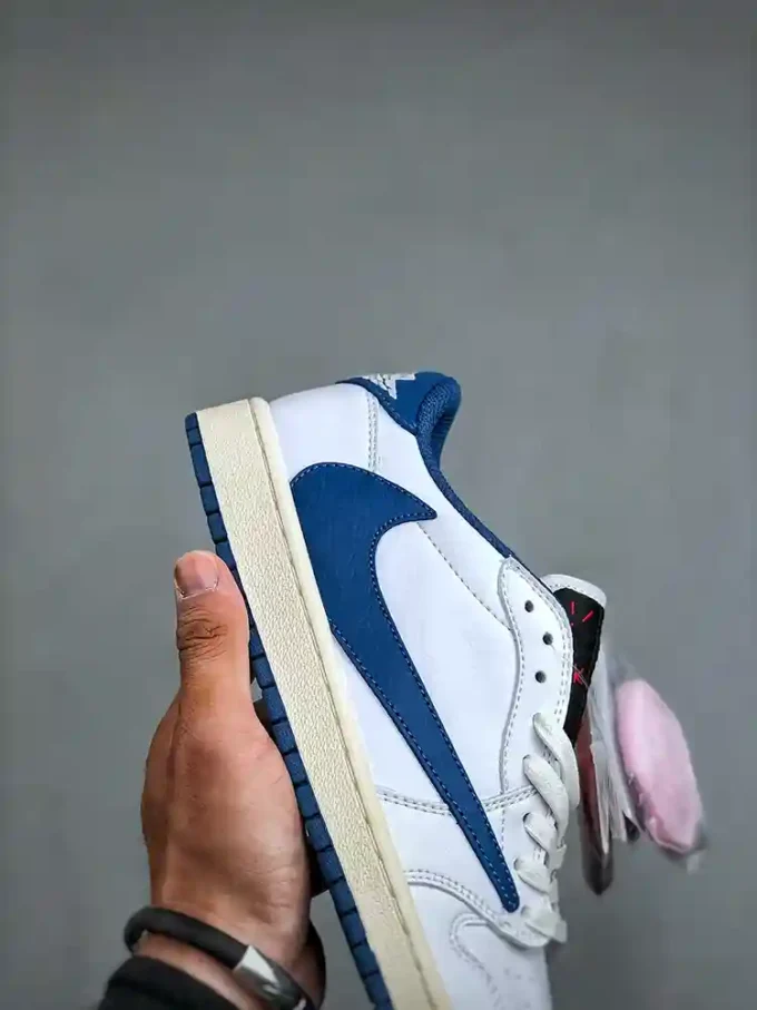 Travis Scott x Fragment x Air Jordan 1 Low DM7866-104