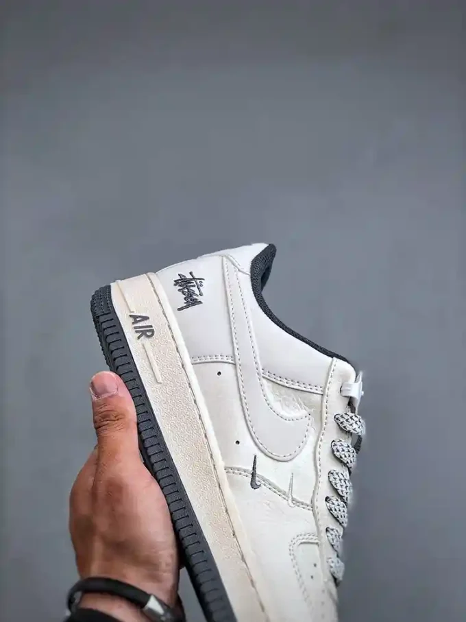 NK Air Force 1 '07 Low x Stussy Collaboration - Light Grey Double Swoosh XZ6188-012