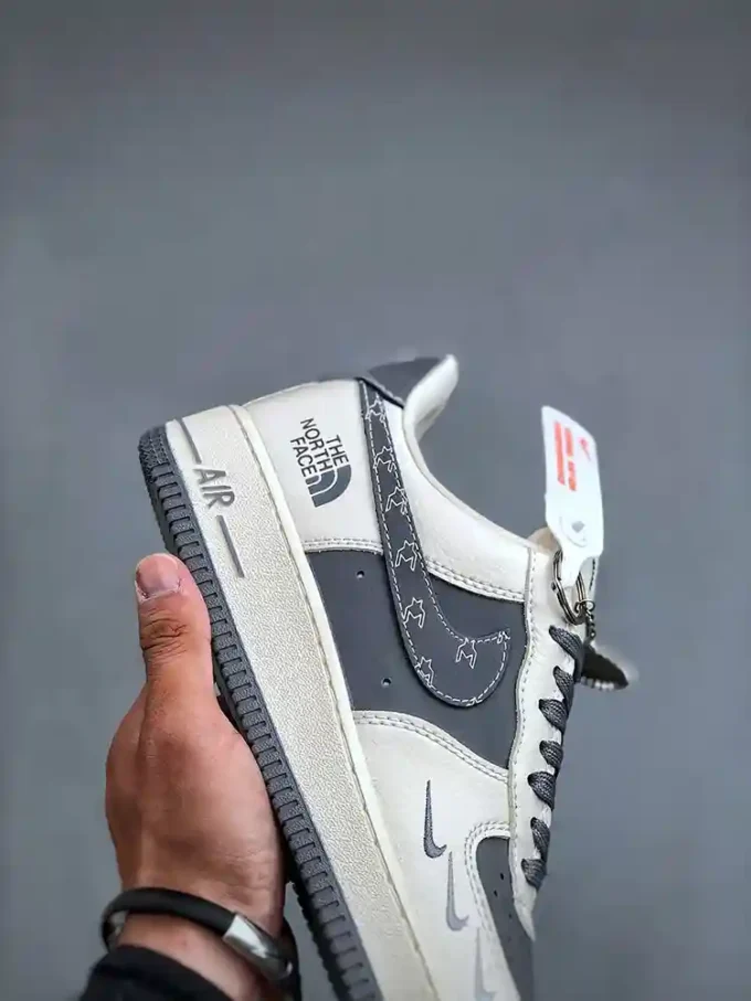 NIKE Air Force 1 '07 Low x North Face Bear Collaboration KK1988-011