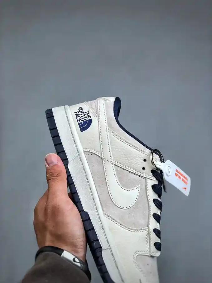 Nike SB Dunk Low x The North Face "Grey Pigskin with White Swoosh"KK1333-006