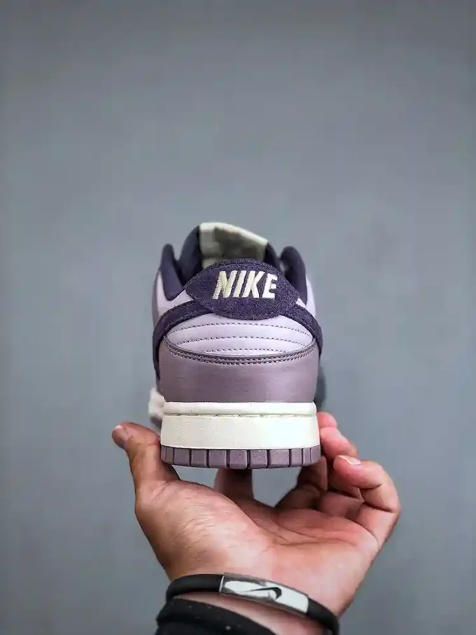 Nike SB Dunk Low “Lavender” HQ3642-202