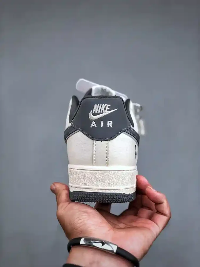 Nike Air Force 1 '07 Low x Bearbrick Collaboration KK1988-005