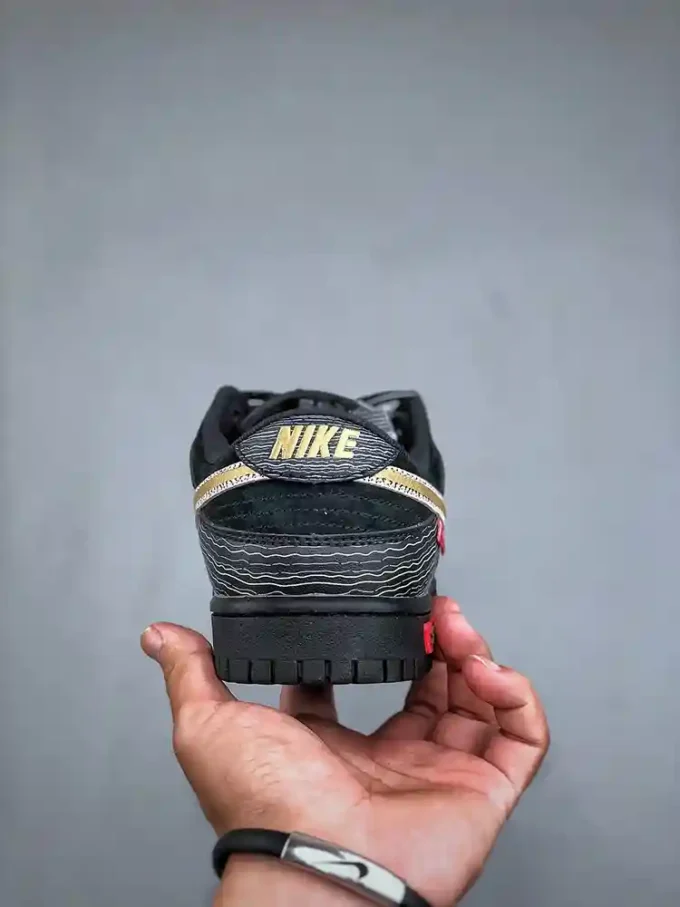 Supreme x Nike SB Dunk Low "Black/Grey Ghost Face" XD6188-025