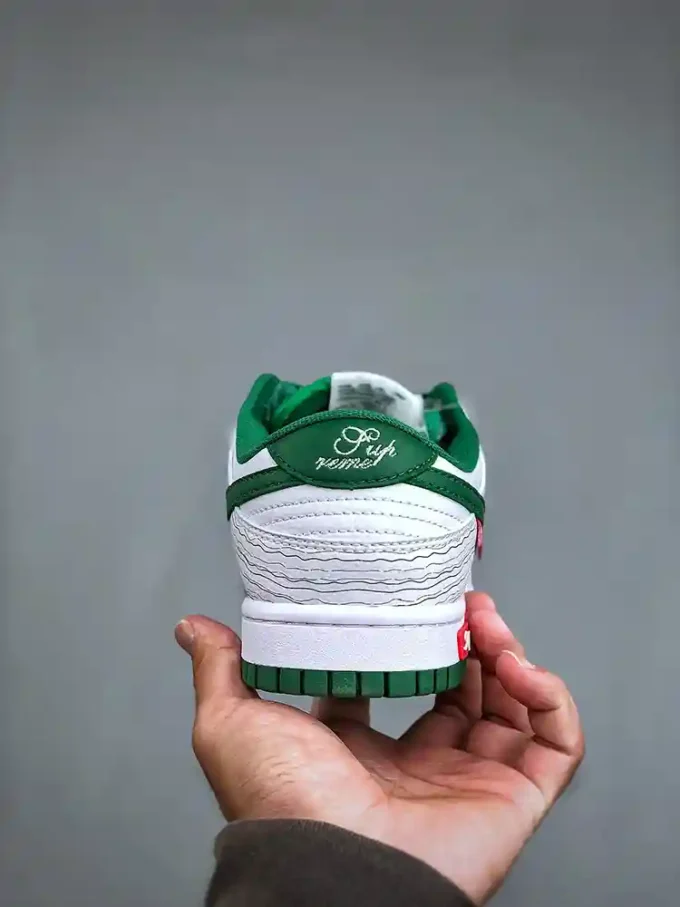 Supreme x Nike SB Dunk Low "Green Ghost Face" XD6188-033