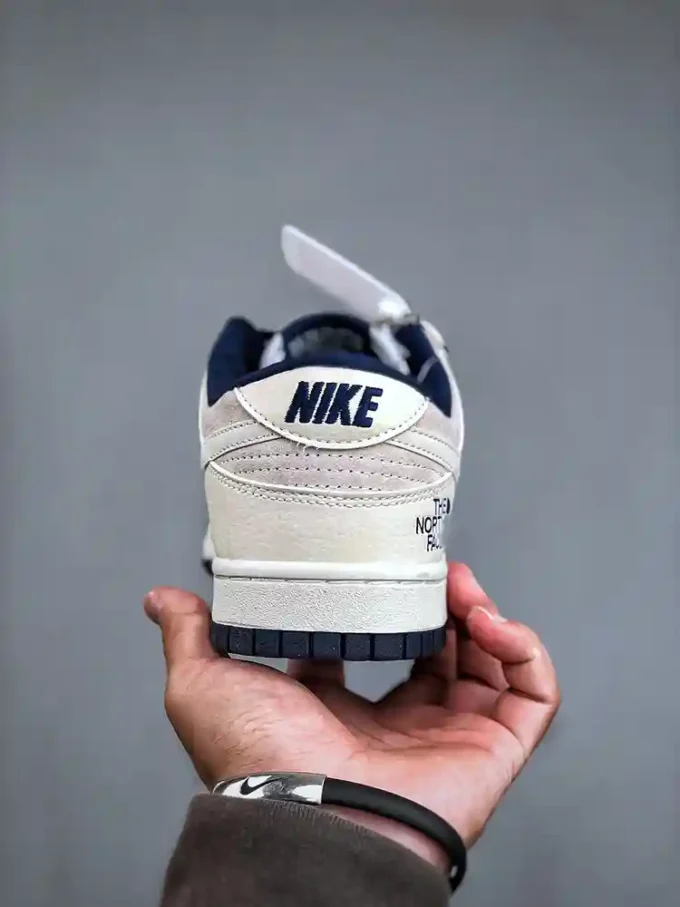 Nike SB Dunk Low x The North Face "Grey Pigskin with White Swoosh"KK1333-006