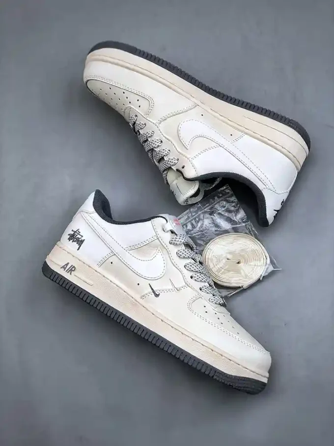 NK Air Force 1 '07 Low x Stussy Collaboration - Light Grey Double Swoosh XZ6188-012