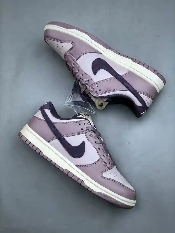 Nike SB Dunk Low “Lavender” HQ3642-202