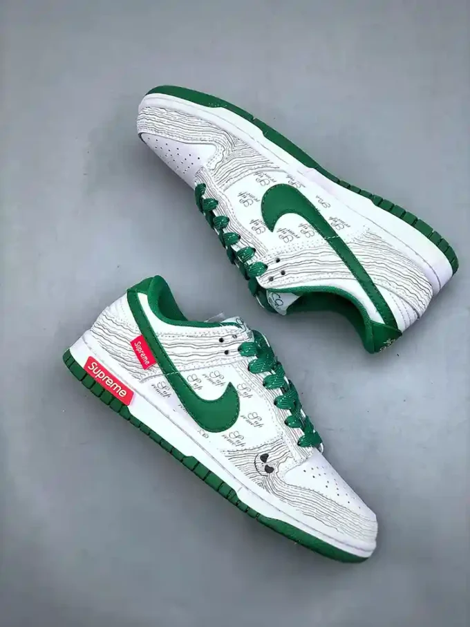 Supreme x Nike SB Dunk Low "Green Ghost Face" XD6188-033