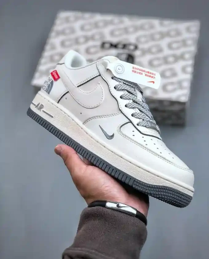 Nike Air Force 1 '07 Low x Supreme x The North Face "Pure Beige"XZ1996-710