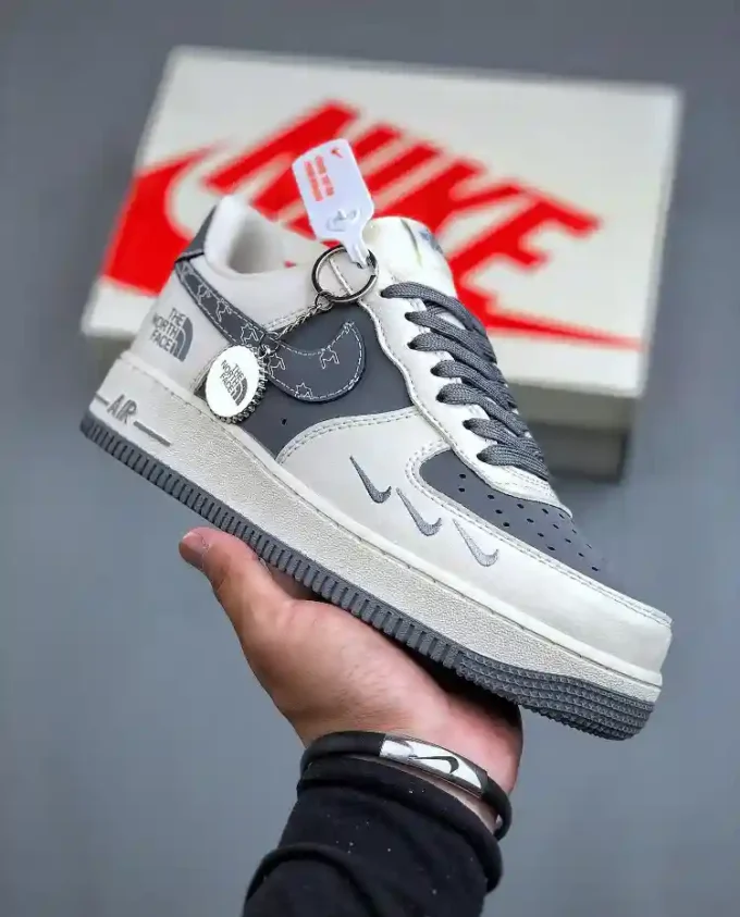 NIKE Air Force 1 '07 Low x North Face Bear Collaboration KK1988-011