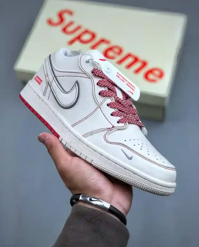 Air Jordan 1 Low x Supreme "Red Bugs Bunny"SJ9950-025