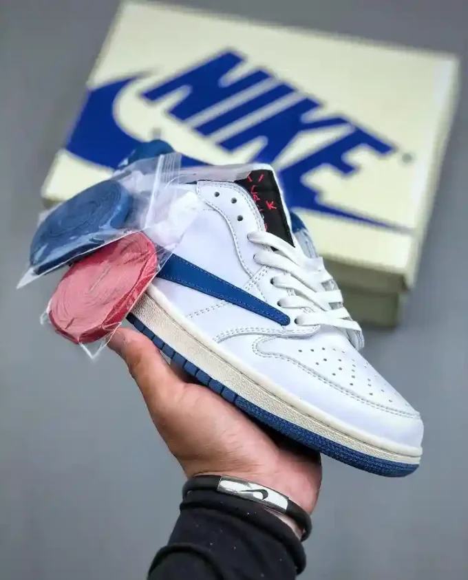 Travis Scott x Fragment x Air Jordan 1 Low DM7866-104